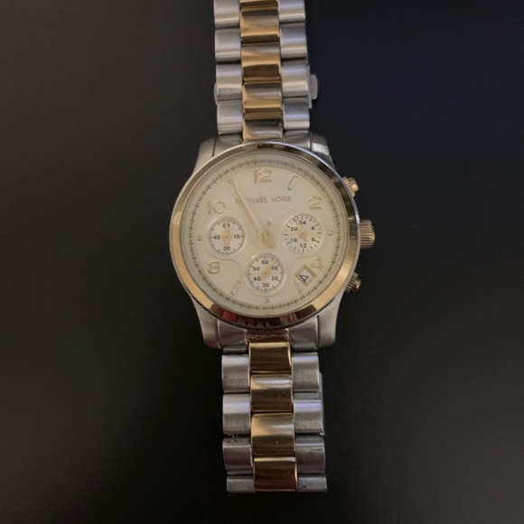 Michael Kors gold and silver watch - Picture 3 of 3